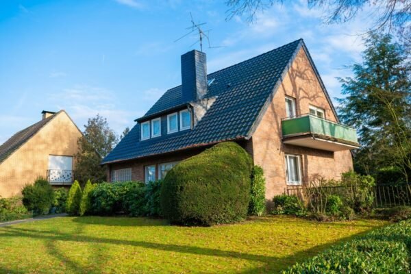 Chalet independiente con jardín en Peñacastillo